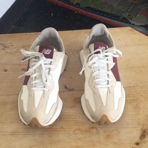 Women new balance 327 used in good condition see the pictures sz9 5